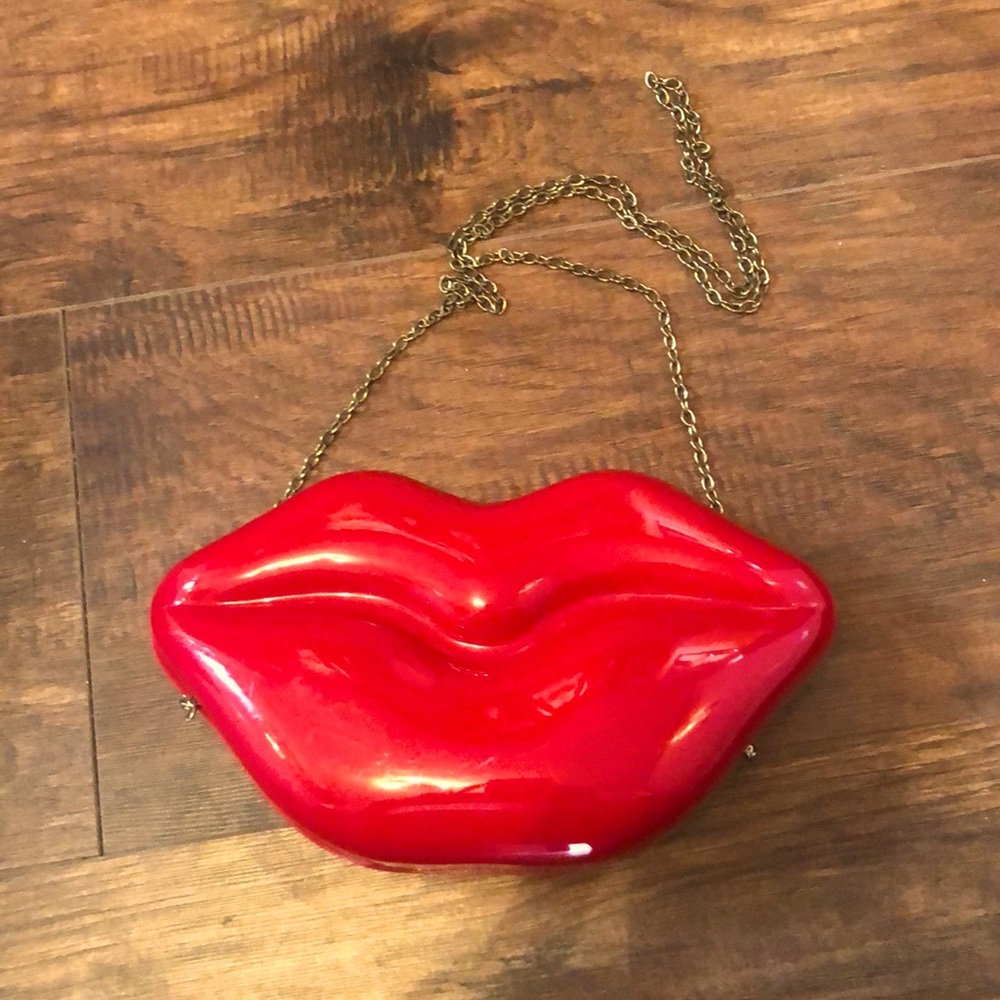 Lip Purse